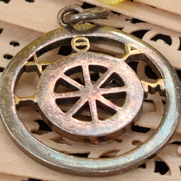 Unique Vintage Silver and Gold Pendant - Picture 5 of 8